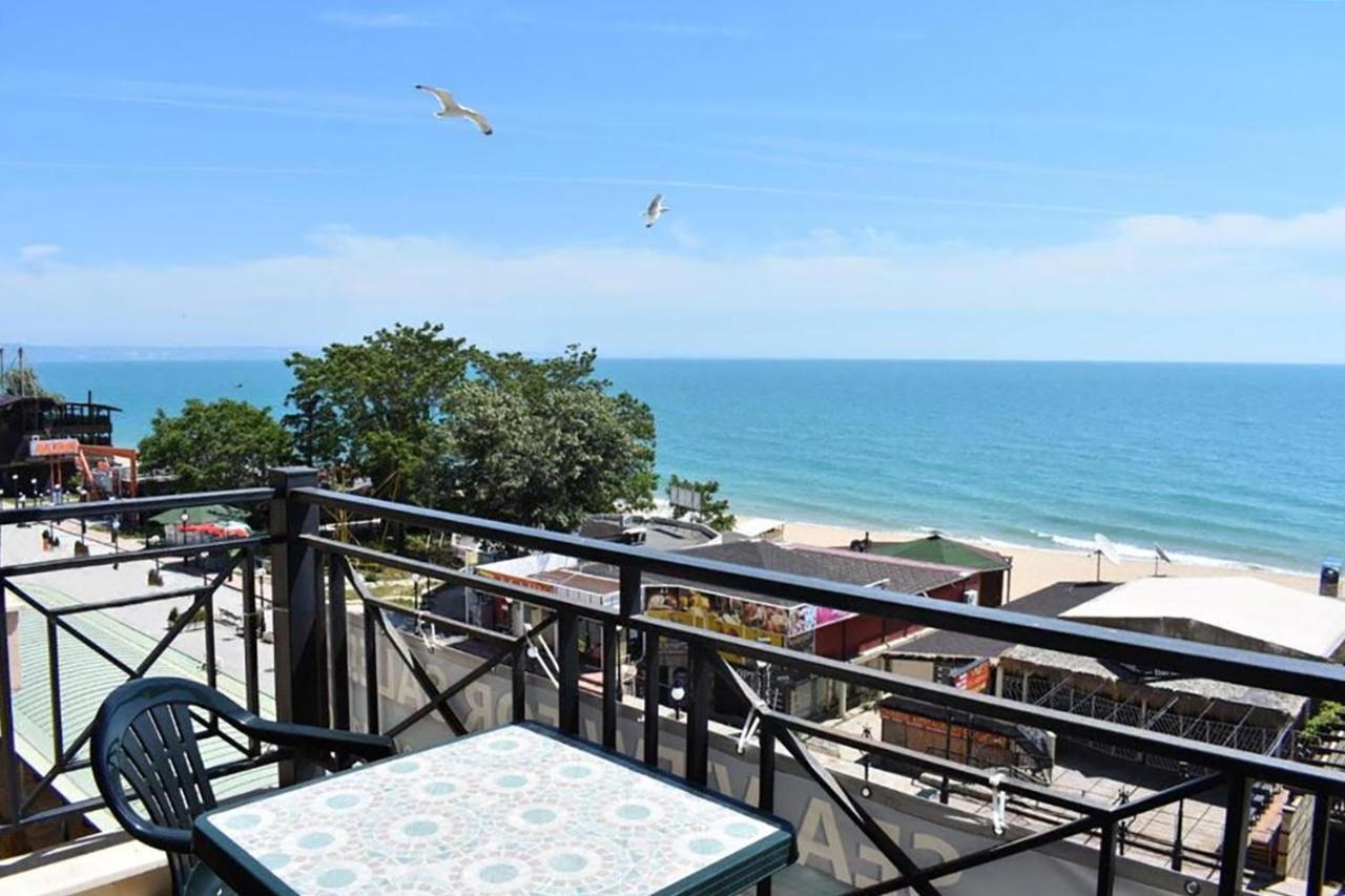 Sea View Rental Front Beach Golden Sands Exterior photo