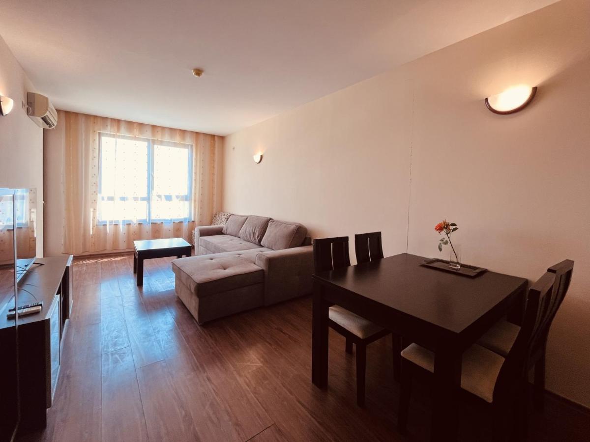 Sea View Rental Front Beach Golden Sands Exterior photo