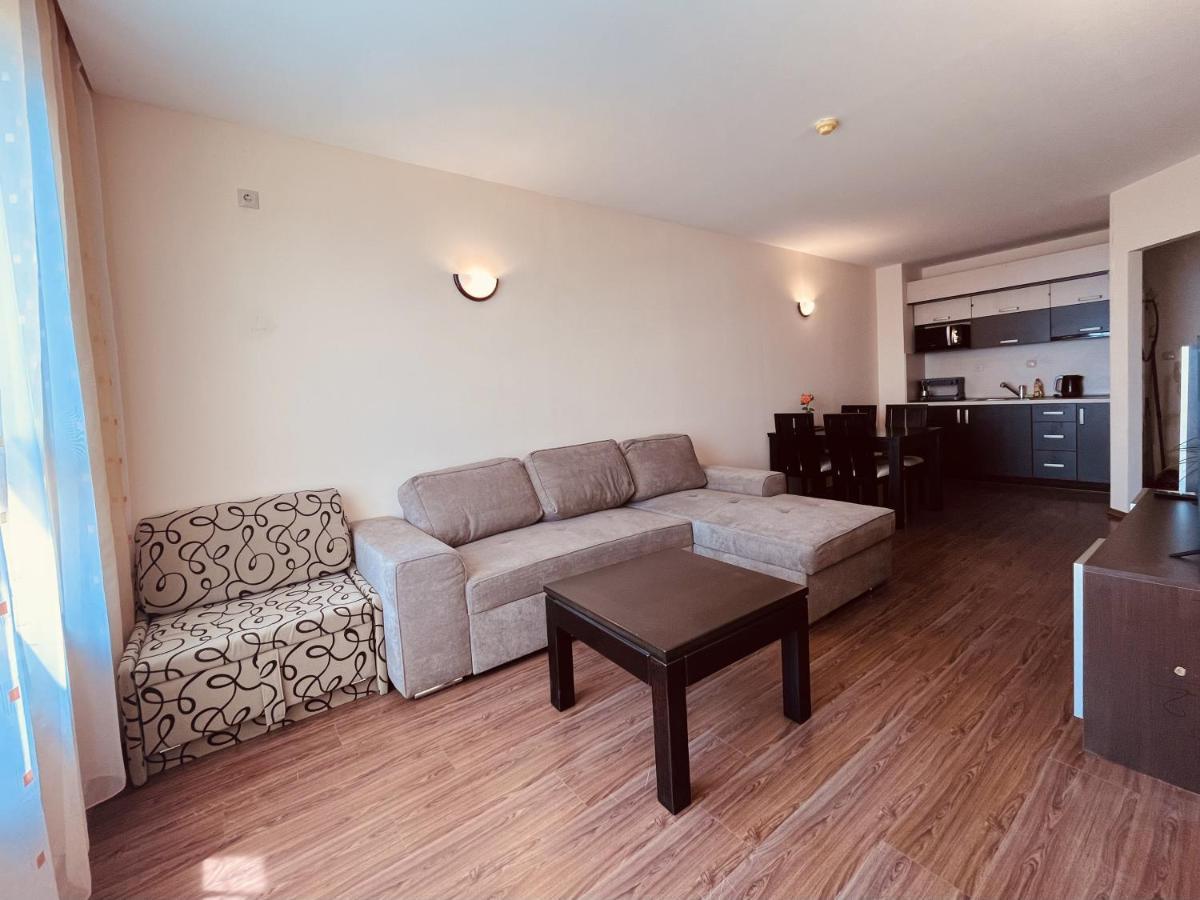 Sea View Rental Front Beach Golden Sands Exterior photo