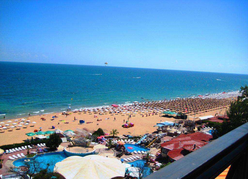 Sea View Rental Front Beach Golden Sands Exterior photo