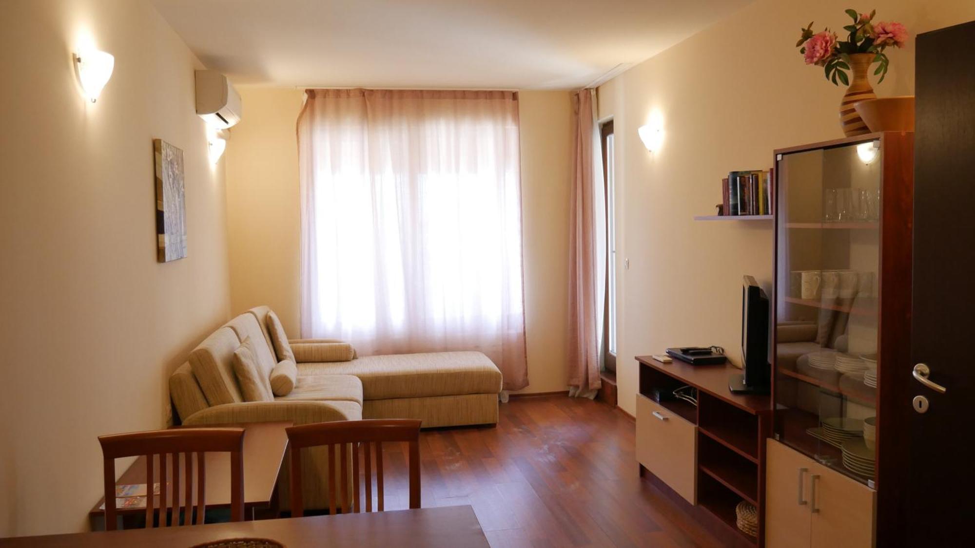 Sea View Rental Front Beach Golden Sands Room photo