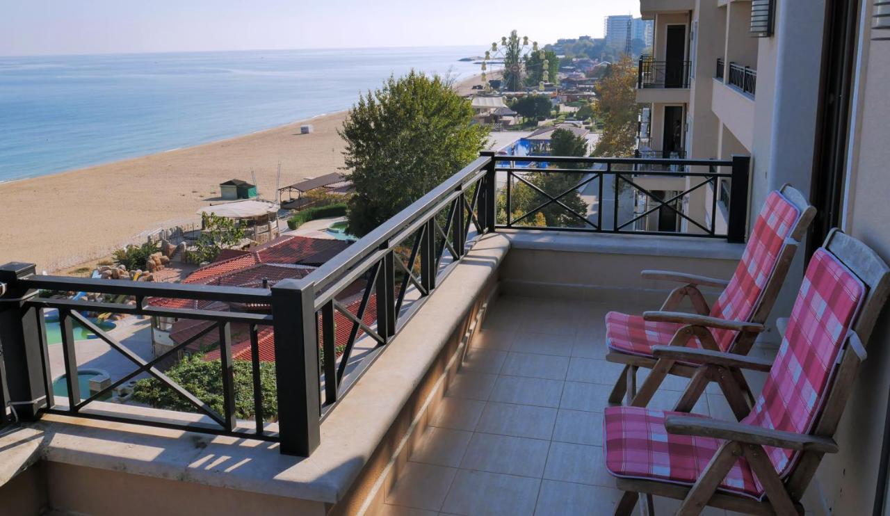 Sea View Rental Front Beach Golden Sands Exterior photo