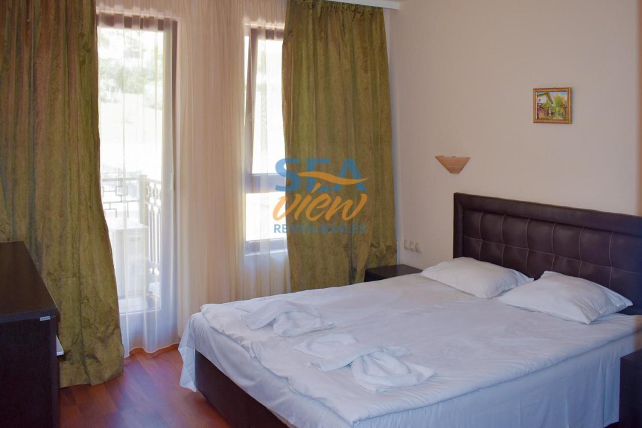 Sea View Rental Front Beach Golden Sands Exterior photo